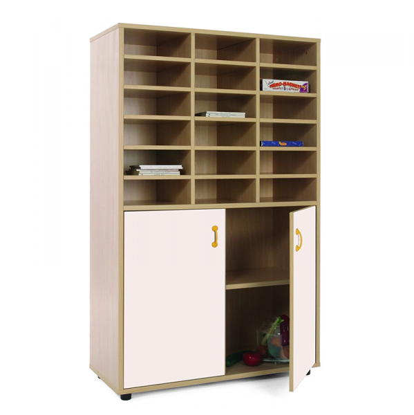Cupboard & 18 Compart