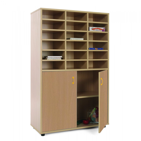 Cupboard & 18 Compart