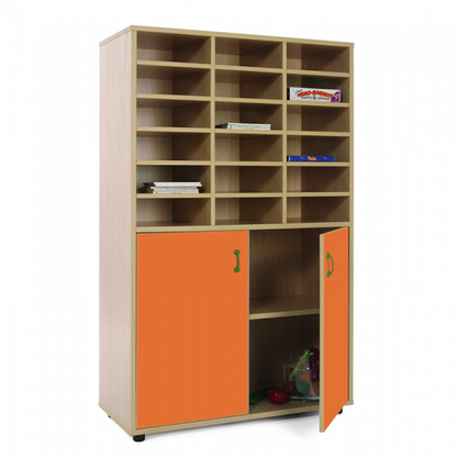 Cupboard & 18 Compart