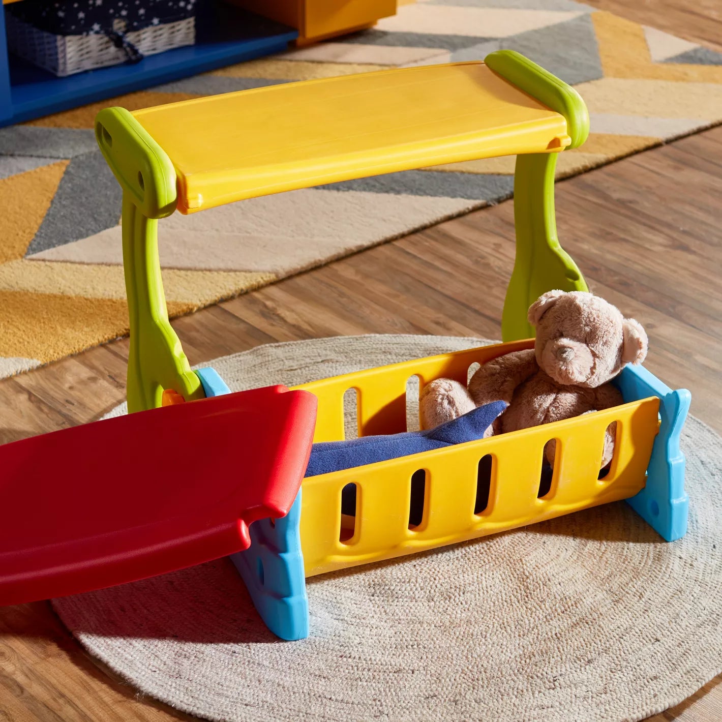 Sit ‘n Munch Storage Bench