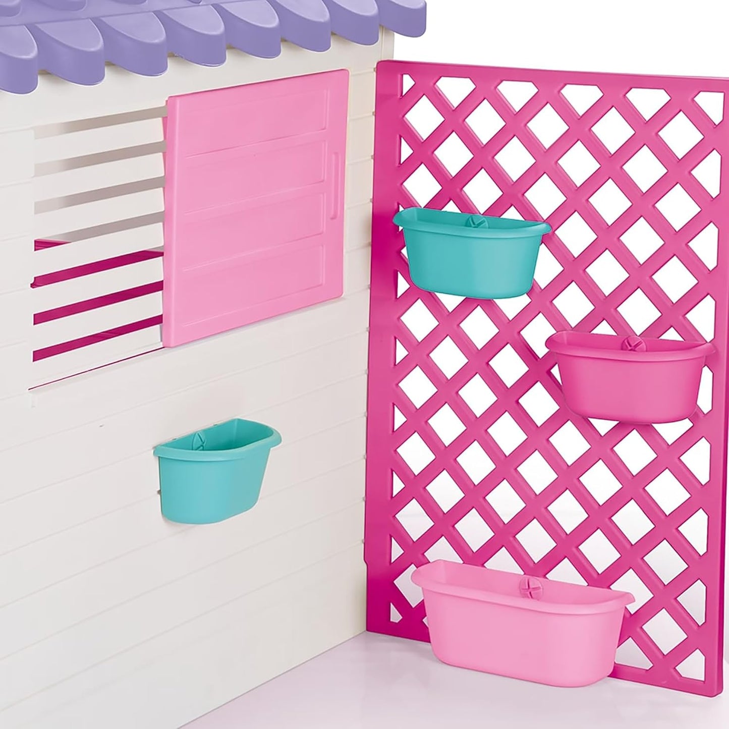 GARDEN PLAYHOUSE WITH FENCE