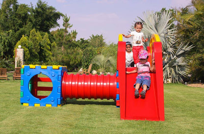 Kenzi Slide with Tunnel and Cubic House